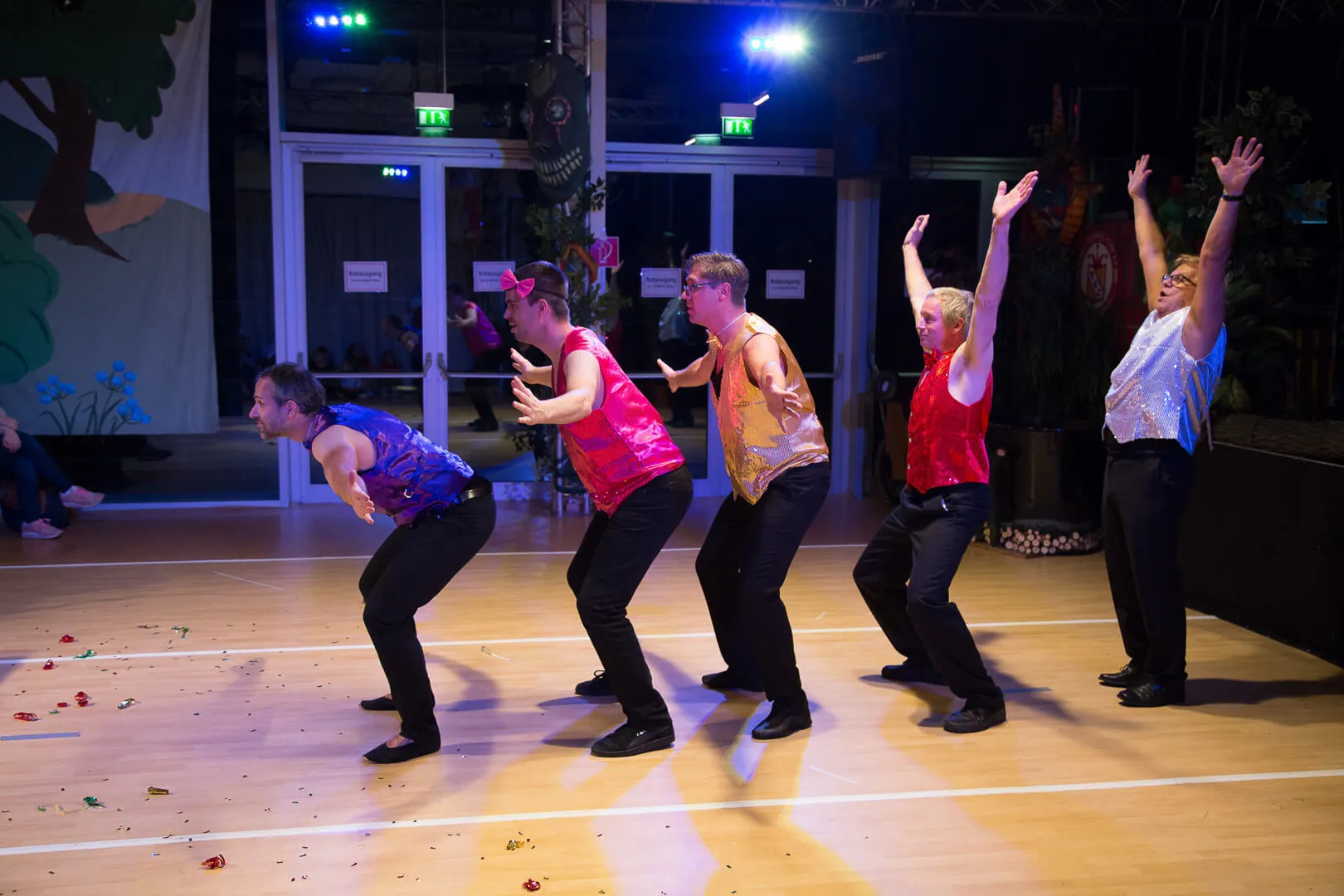 Das Kronkorkenballett des TCC beim Tanzauftritt